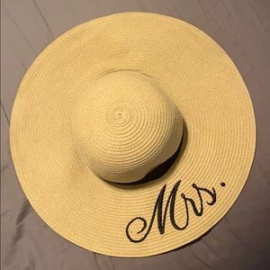 Mrs. Floppy beach hat